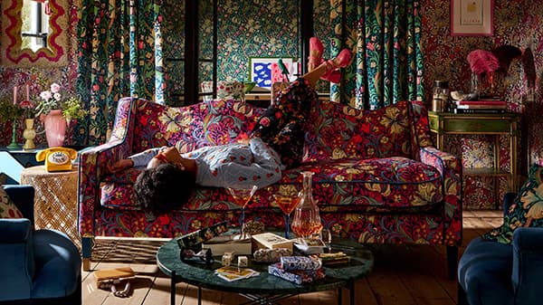 Как выбрать ткань для обивки дивана: гид по материалам и стилям