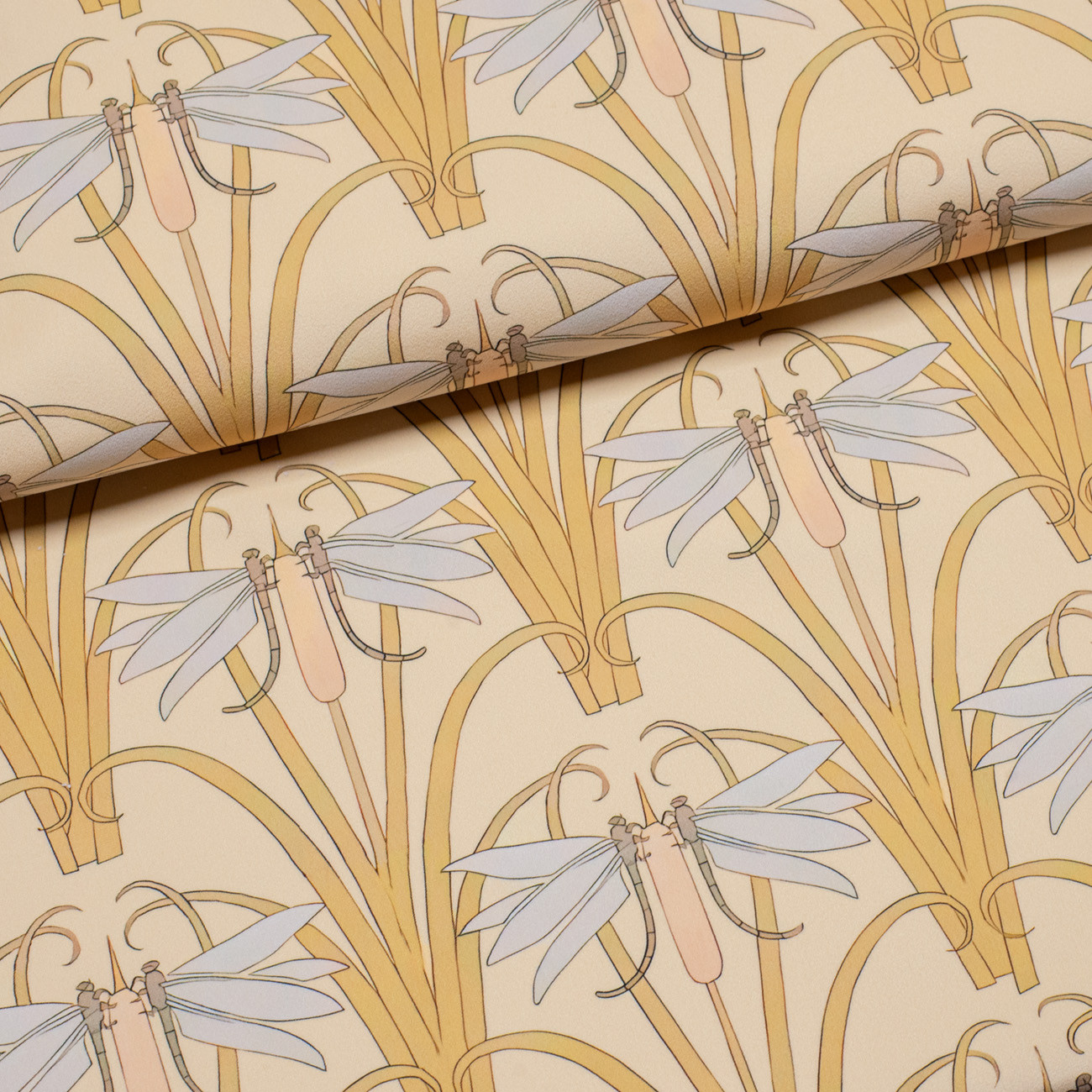 Рогоз и стрекозы